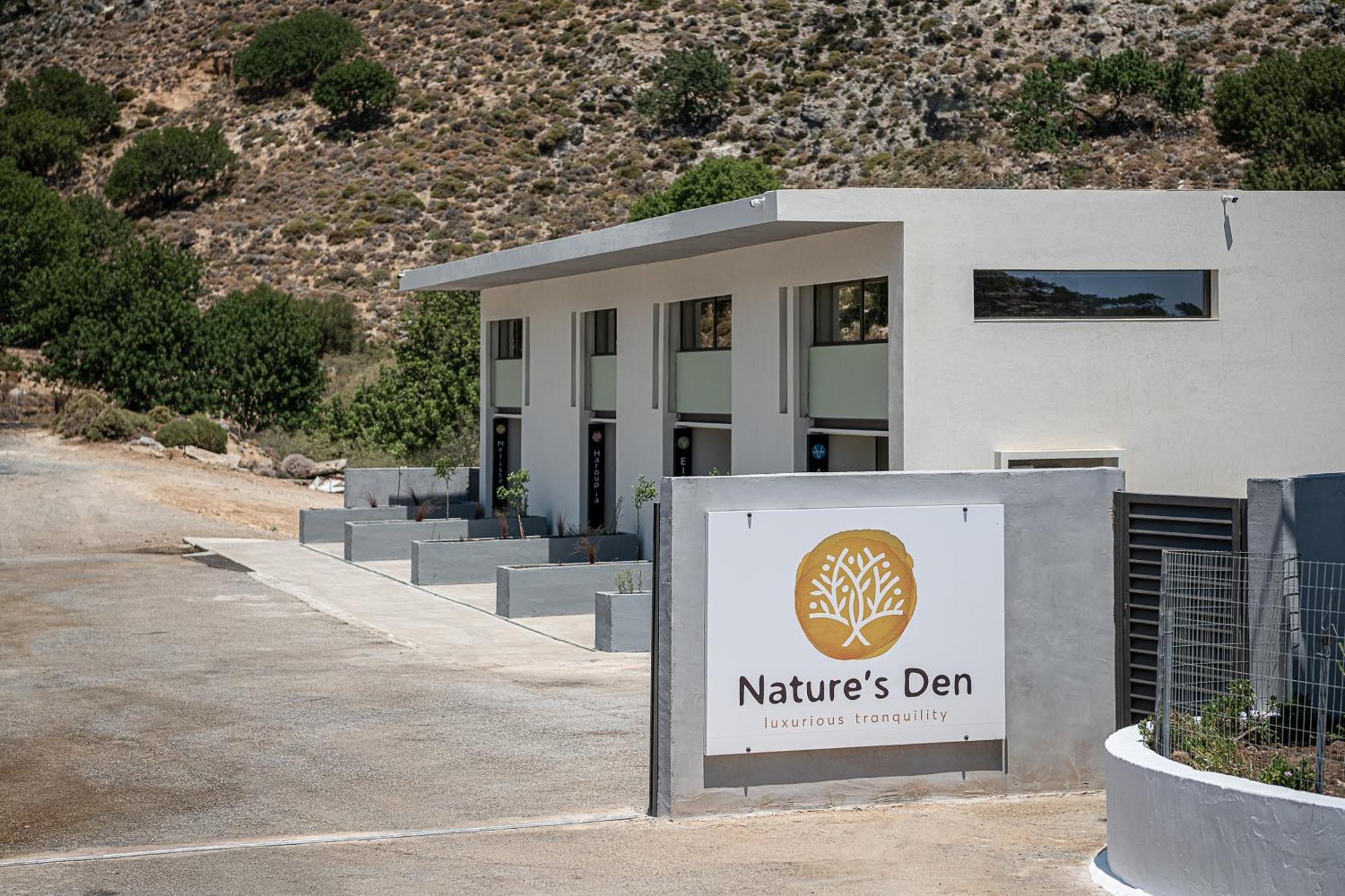Nature's Den (adults Only) Apartment